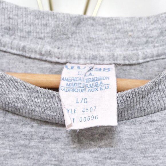 Vintage 90s Heathered Grey Guess Jeans Graphic Gasoline Car Shop Tee Size Large - Picture 7 of 8